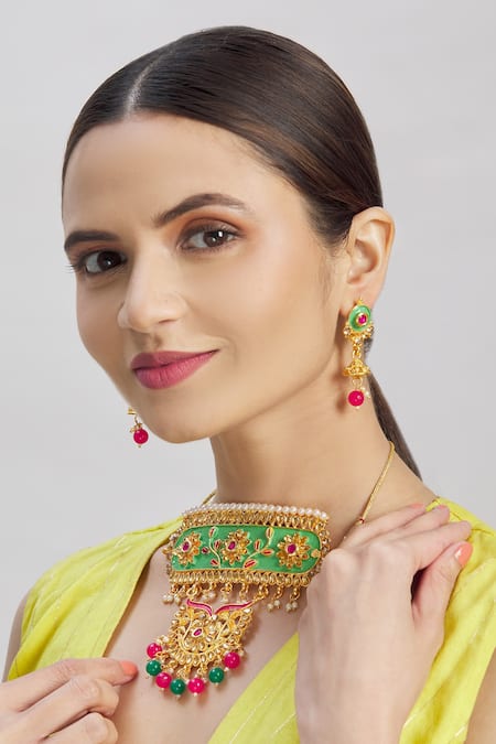 Samyukta Singhania Floral Motif Necklace Set 