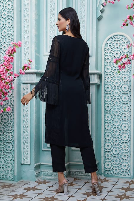Ariyana By Aza Embroidered Kurta & Pant Set 