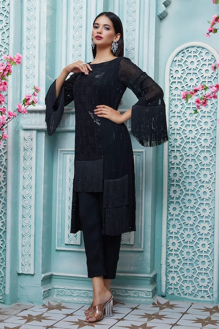 Aariyana Couture Embroidered Kurta & Pant Set 