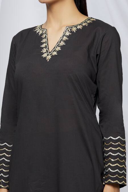 Neha Khullar Black Mul Scallop, Sequin, Dabka Notched Embroidered Kurta Sharara Set at Aza Fashions Neha Khullar_Black Mul Scallop, Sequin, Dabka Notched Embroidered Kurta Sharara Set _at_Aza_Fashions