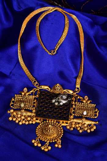 Buy_The Bling Girll_Gold Plated Stone Carved Pendant Necklace_Online_at_Aza_Fashions