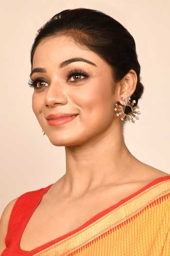 Auraa Trends Kundan Geometric Stud Earrings 