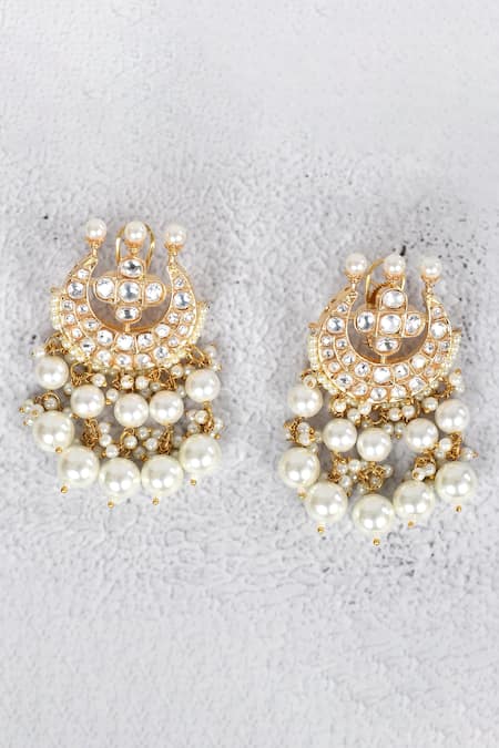 Shop_Auraa Trends_Gold Plated Pearls Kundan Crescent Moon Choker Set _Online_at_Aza_Fashions