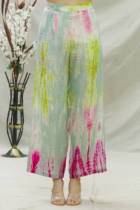 Shop_CAPISVIRLEO_Green Habutai Silk Thread And Beads V Neck Ameen Asymmetric Tunic & Palazzo Set_Online_at_Aza_Fashions