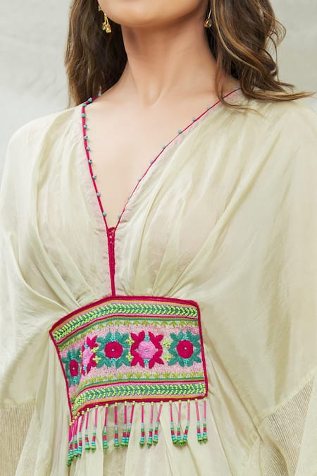 Capisvirleo White Habutai Silk Thread And Beads V Neck Ameen Asymmetric Tunic & Palazzo Set at Aza Fashions Capisvirleo_White Habutai Silk Thread And Beads V Neck Ameen Asymmetric Tunic & Palazzo Set _at_Aza_Fashions