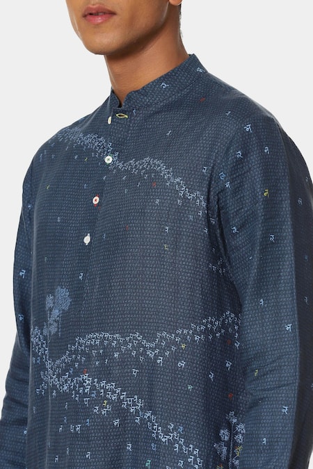 Satya Paul_Blue Linen Typographic Pattern Tide Kurta _at_Aza_Fashions