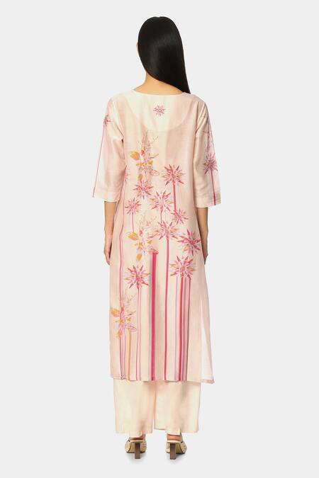 Shop Satya Paul Pink Chanderi Floral Keyhole Candy Kurta And Pant Set at Aza Fashions Shop_Satya Paul_Pink Chanderi Floral Keyhole Candy Kurta And Pant Set _at_Aza_Fashions
