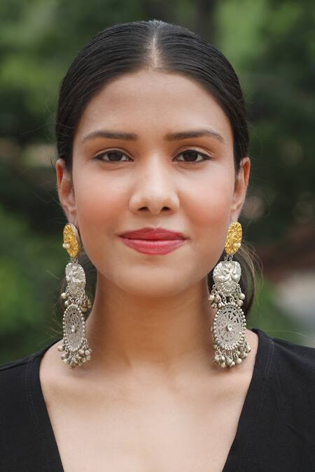 Arnimaa_Silver Plated Stones Chandani Peacock Carved Earrings _at_Aza_Fashions