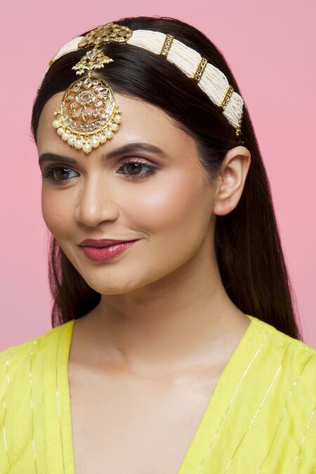 Buy_Kiara_Gold Plated Floral Embellished Choker