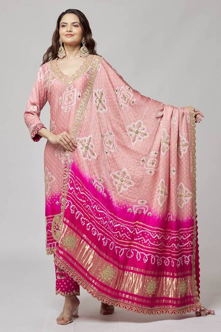 Buy_Surbhi Shah_Pink Silk Sequins, Embroidery, Tassels V-neck Bandhani Print Kurta Set