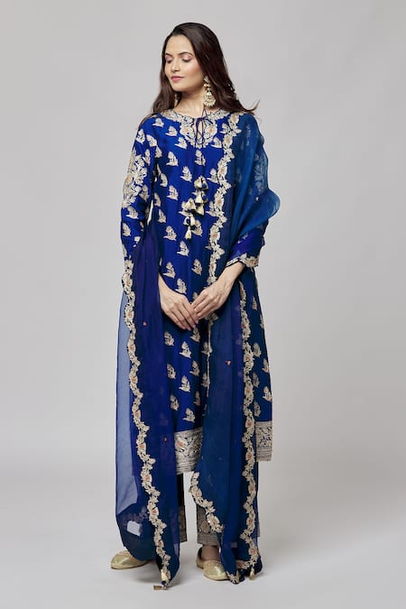 Surbhi Shah Blue Organza, Silk Tassels, Embroidery Kurta Set With Scallop Border Dupatta at Aza Fashions Surbhi Shah_Blue Organza, Silk Tassels, Embroidery Kurta Set With Scallop Border Dupatta _at_Aza_Fashions