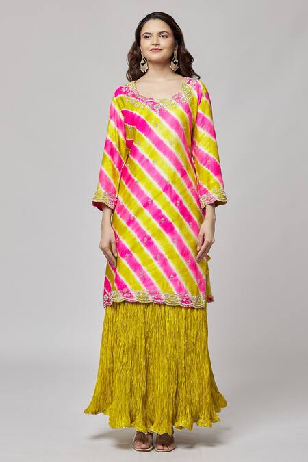 Surbhi Shah_Green Organza, Silk Embroidery, Tassels Scoop Leheriya Pattern Kurta Skirt Set _Online_at_Aza_Fashions