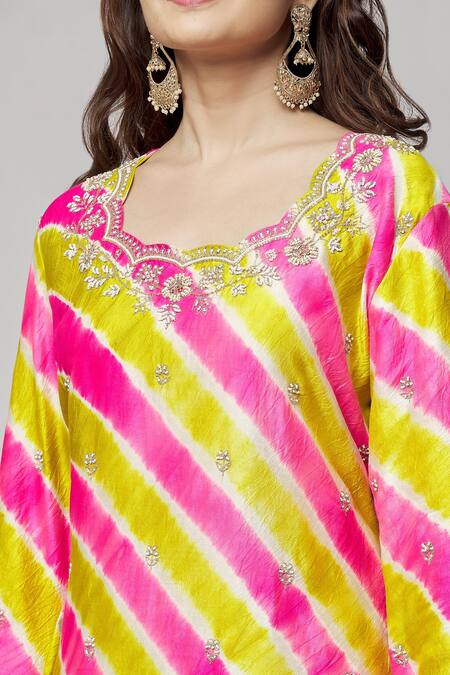 Buy_Surbhi Shah_Green Organza, Silk Embroidery, Tassels Scoop Leheriya Pattern Kurta Skirt Set _Online_at_Aza_Fashions