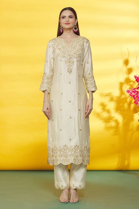Surbhi Shah_Ivory Silk, Organza Embroidery Round Neck Floral Kurta Pant Set _Online_at_Aza_Fashions