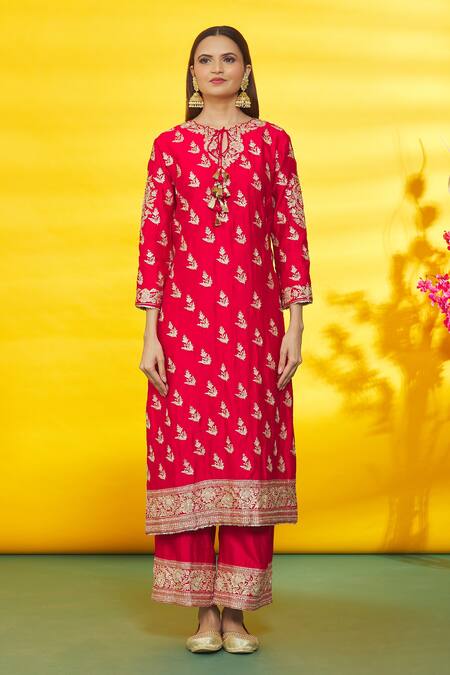 Surbhi Shah_Red Silk, Organza Embroidery Round Neck Floral Straight Hem Kurta Set _Online_at_Aza_Fashions