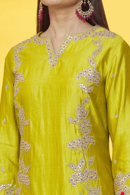 Buy_Surbhi Shah_Green Silk, Organza Embroidery Round Neck Floral Kurta Set_Online_at_Aza_Fashions