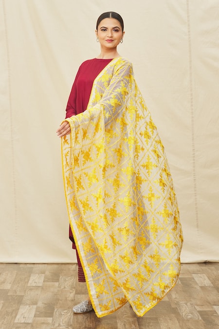 Buy_Nazaakat By Samara Singh_Yellow Kota Doria Geometric Phulkari Dupatta_Online_at_Aza_Fashions