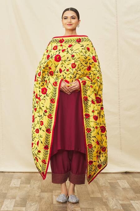 Shop Naintara Bajaj Yellow Silk Embroidery Floret Pattern Phulkari Dupatta Online at Aza Fashions Shop_Naintara Bajaj_Yellow Silk Embroidery Floret Pattern Phulkari Dupatta_Online_at_Aza_Fashions
