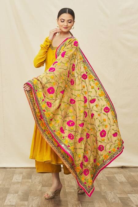 Naintara Bajaj_Beige Silk Embroidery Rose Pattern Phulkari Dupatta_Online_at_Aza_Fashions
