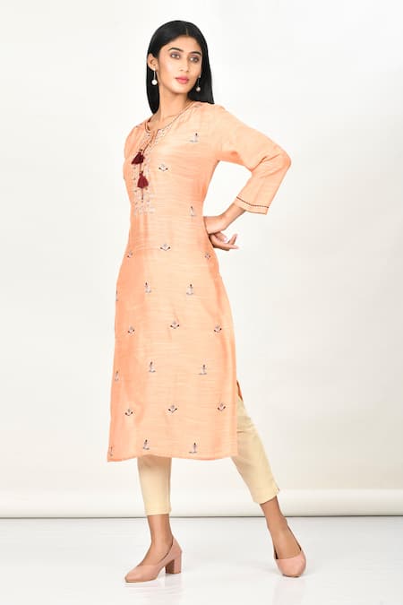 Khwaab by Sanjana Lakhani Floral Thread Embroidered Kurta 