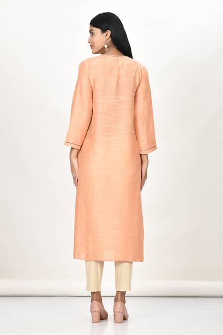 Samyukta Singhania Floral Thread Embroidered Kurta 