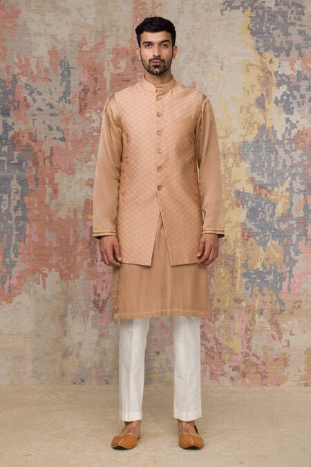 Shop Devnaagri Peach Chanderi, Cotton Silk Satin Bundi And Kurta Set Online at Aza Fashions Shop_Devnaagri_Peach Chanderi, Cotton Silk Satin Bundi And Kurta Set_Online_at_Aza_Fashions