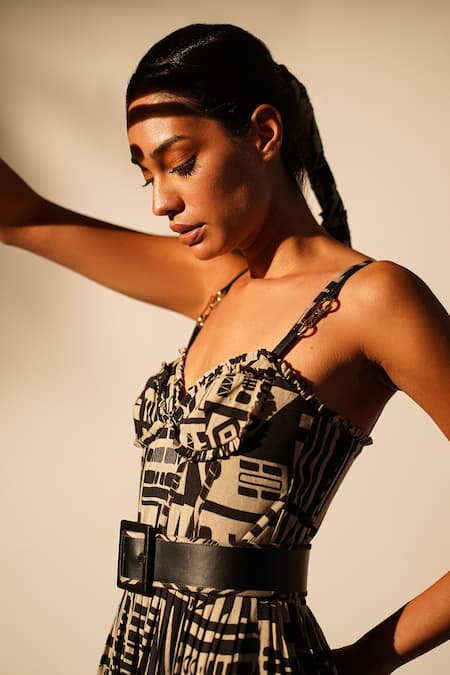 Buy_Nikita Mhaisalkar_White Silk Gota Patti Sweetheart Neck Abstract Print Tiered Gown _Online_at_Aza_Fashions