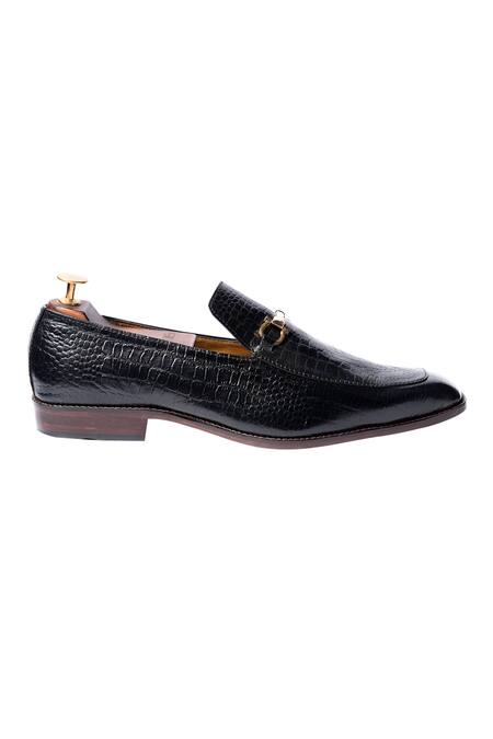 Artimen Black Textured Handcrafted Horsebit Loafers Online at Aza Fashions Artimen_Black Textured Handcrafted Horsebit Loafers _Online_at_Aza_Fashions