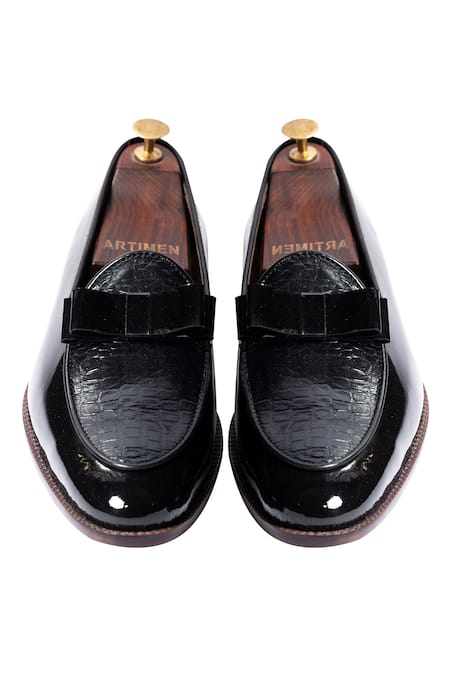 Shop Artimen Black Textured Handcrafted Kiltie Loafers at Aza Fashions Shop_Artimen_Black Textured Handcrafted Kiltie Loafers _at_Aza_Fashions