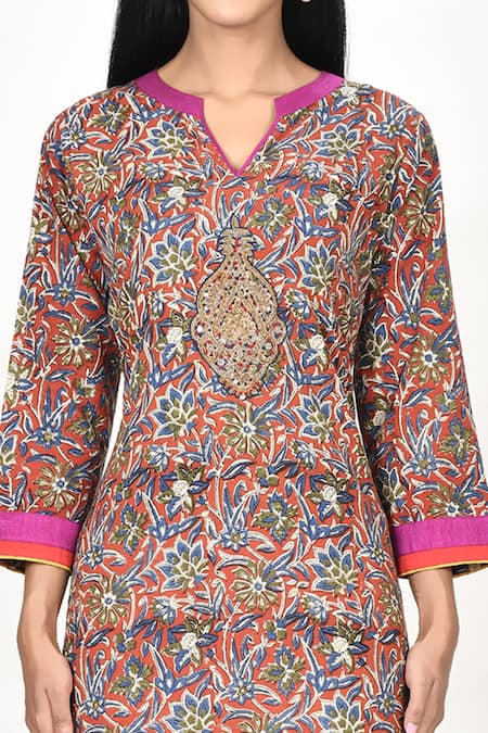 Shop_Khwaab By Sanjana Lakhani_Multi Color Cotton Embroidery Split V-neck Floral Motif Kurta _Online_at_Aza_Fashions