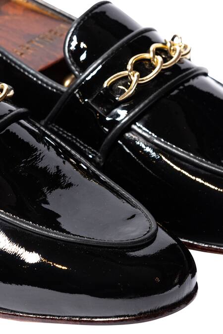 Shop Artimen Black Plain Handcrafted Chain Loafers Online at Aza Fashions Shop_Artimen_Black Plain Handcrafted Chain Loafers _Online_at_Aza_Fashions