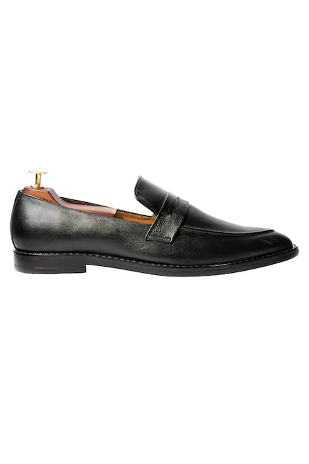 Artimen Black Plain Handcrafted Penny Loafers Online at Aza Fashions Artimen_Black Plain Handcrafted Penny Loafers _Online_at_Aza_Fashions