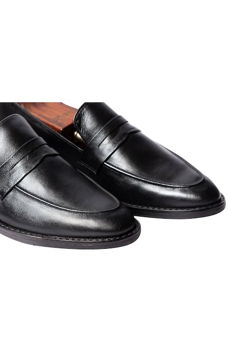Shop Artimen Black Plain Handcrafted Penny Loafers Online at Aza Fashions Shop_Artimen_Black Plain Handcrafted Penny Loafers _Online_at_Aza_Fashions