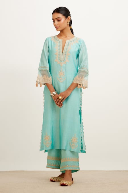 Devnaagri_Blue Chanderi And Organza Dori, Sequins Notched Embroidered Kurta Set _Online_at_Aza_Fashions