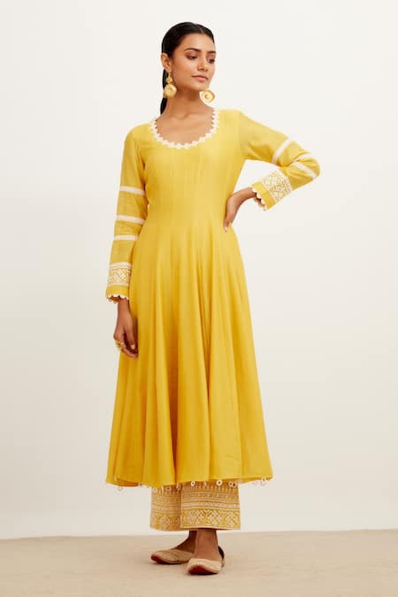 Buy_Devnaagri_Yellow Chanderi, Shantoon And Organza Floral U Neck Panelled Anarkali Palazzo Set _Online_at_Aza_Fashions