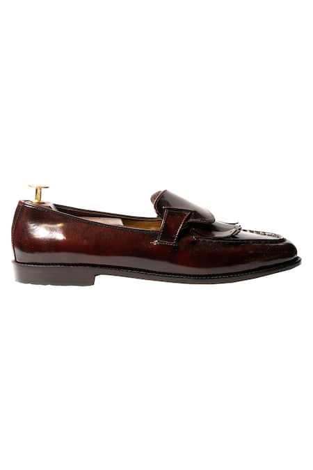 Artimen_Maroon Plain Handcrafted Kiltie Loafers _Online_at_Aza_Fashions