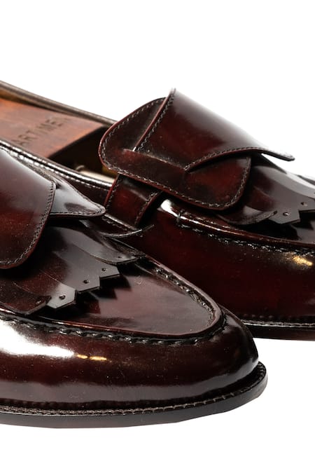 Shop_Artimen_Maroon Plain Handcrafted Kiltie Loafers _Online_at_Aza_Fashions