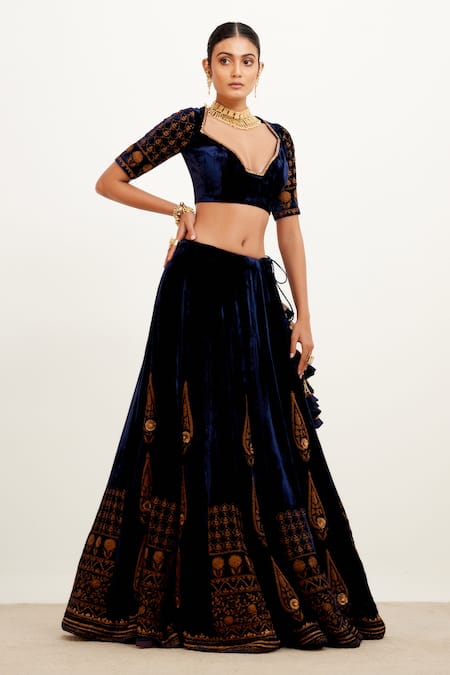 Devnaagri_Blue Velvet And Organza Zari Plunge V Neck Embroidered Bridal Lehenga Set _Online_at_Aza_Fashions