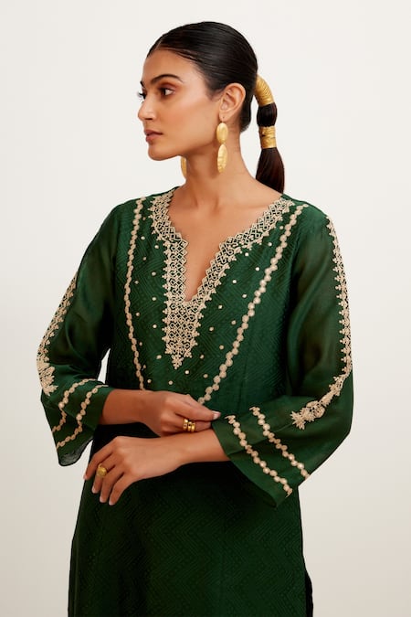 Buy_Devnaagri_Green Chanderi, Shantoon And Kota Silk Dori & Sequin Work, Block Print Kurta Set _Online_at_Aza_Fashions