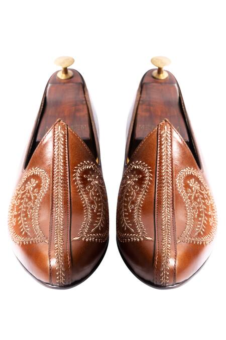 Shop Artimen Brown Leather Handcrafted Juttis at Aza Fashions Shop_Artimen_Brown Leather Handcrafted Juttis _at_Aza_Fashions