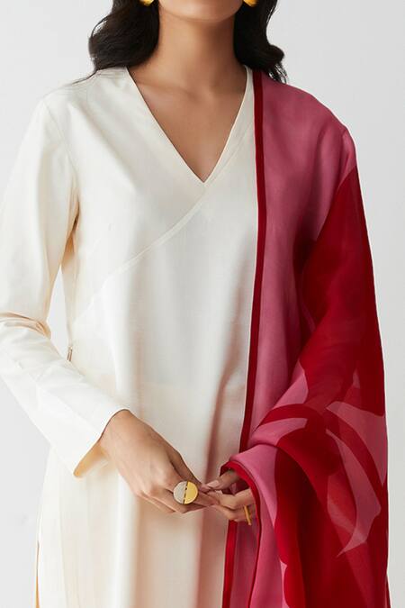 Kshitij Jalori Pink Silk Satin Organza Floral Print Dupatta at Aza Fashions Kshitij Jalori_Pink Silk Satin Organza Floral Print Dupatta_at_Aza_Fashions