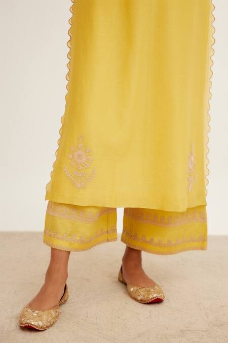 Shop_Devnaagri_Yellow Chanderi And Organza Dori, Sequins Notched Floral Embroidered Kurta Set _Online_at_Aza_Fashions