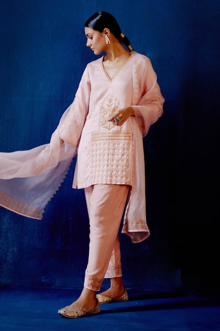 Devnaagri Floral Embroidered Kurta Set 