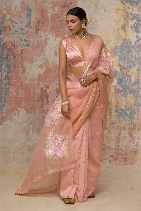 Devnaagri_Peach Silk Organza, Chanderi Muskaish, Gajji V Neck Saree With Blouse _Online_at_Aza_Fashions