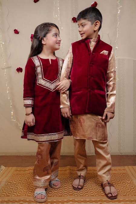 Tiny Colour Maroon Velvet, Silk, Cotton Embroidery Block Print Kurta Set Online at Aza Fashions Tiny Colour_Maroon Velvet, Silk, Cotton Embroidery Block Print Kurta Set _Online_at_Aza_Fashions