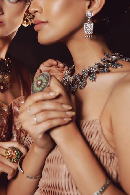 Shop Silky Bindra Beige Shantoon, Tulle Net Sweetheart Neck Embellished Lehenga Set Online at Aza Fashions Shop_Silky Bindra_Beige Shantoon, Tulle Net Sweetheart Neck Embellished Lehenga Set _Online_at_Aza_Fashions