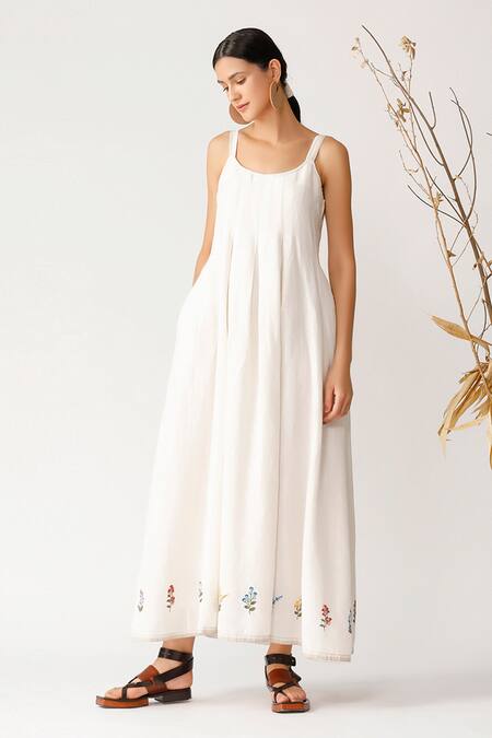Payal Pratap White Linen Scoop Neck Dress Online at Aza Fashions Payal Pratap_White Linen Scoop Neck Dress _Online_at_Aza_Fashions