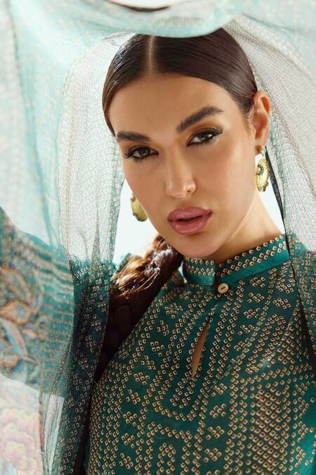 Rajdeep Ranawat_Green Silk Beads Round Neck Champa Floral And Geometric Pattern Kurta_at_Aza_Fashions