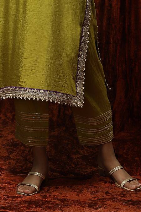 Shop_Shikhar Sharma_Green Silk Chanderi Embroidered Pearl Leaf Neck Kurta Pant Set _Online_at_Aza_Fashions