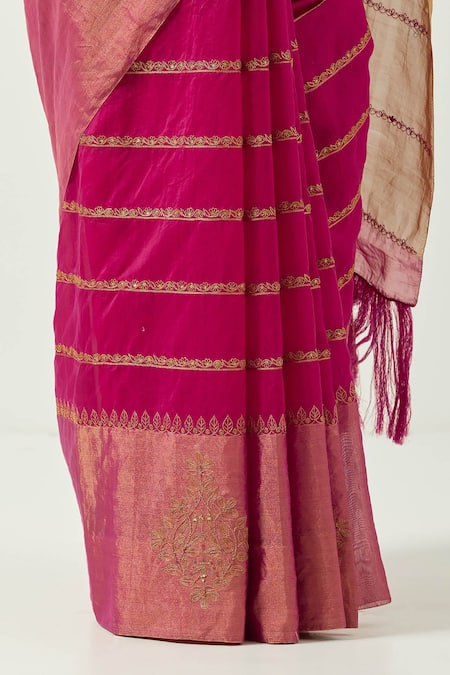Shop_Label Earthen_Pink Chanderi Silk Embroidery Sweetheart Neck Sunahri Dhaari Saree With Blouse _Online_at_Aza_Fashions